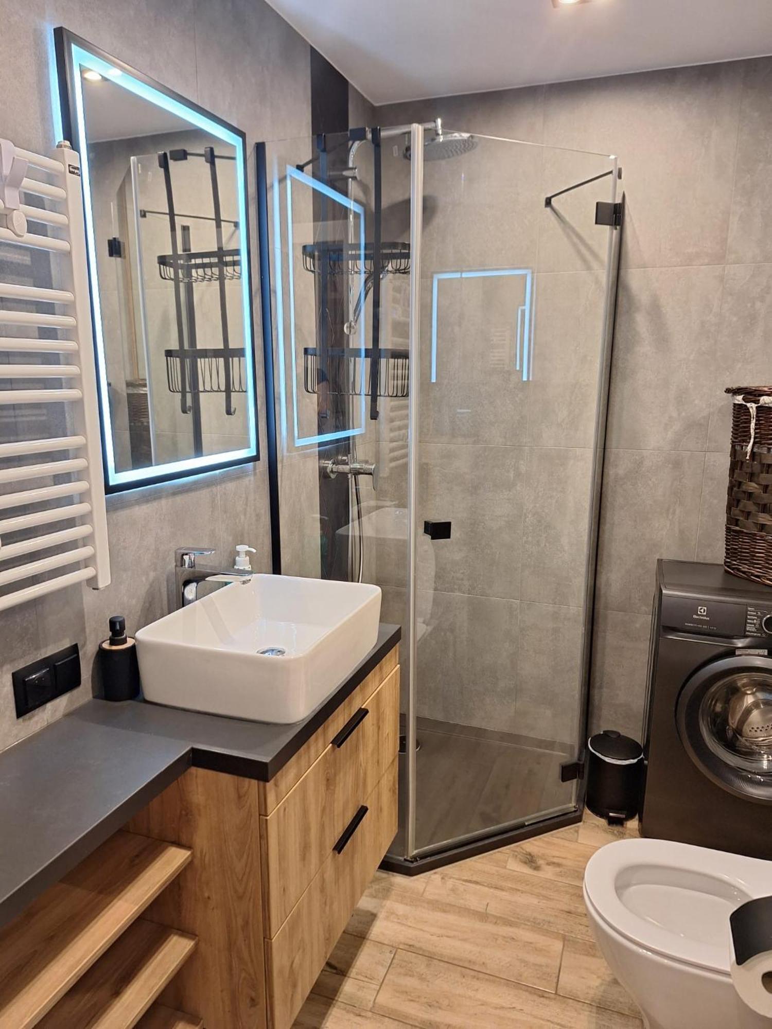 Komfortowy Apartament Dla 7 Osob Ch Arena, Prywatny Parking Гливице Экстерьер фото